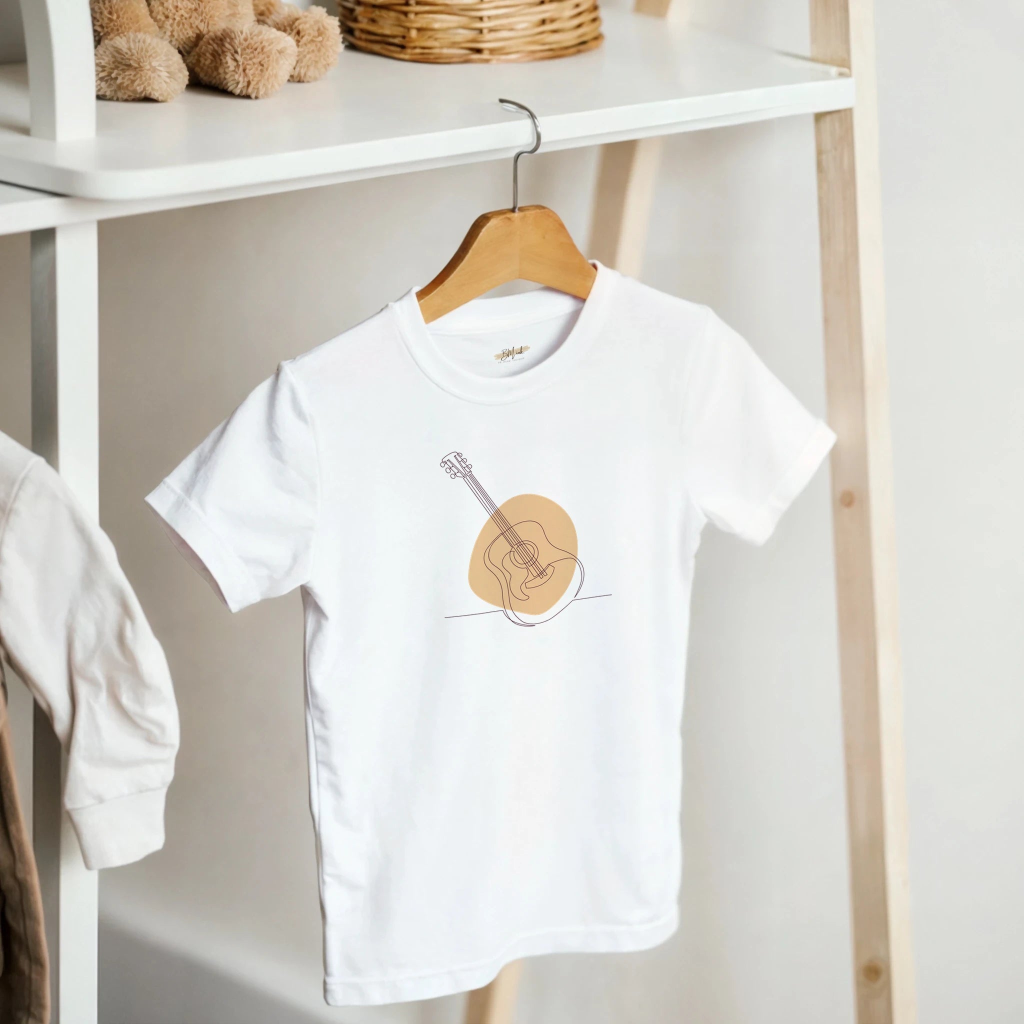 Kids T-Shirt · Acoustic Guitar (Light) - BM ink.